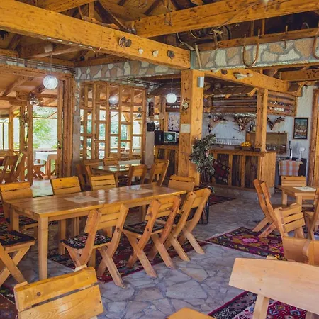 Rafting Kamp Dvije Vrbe 营地